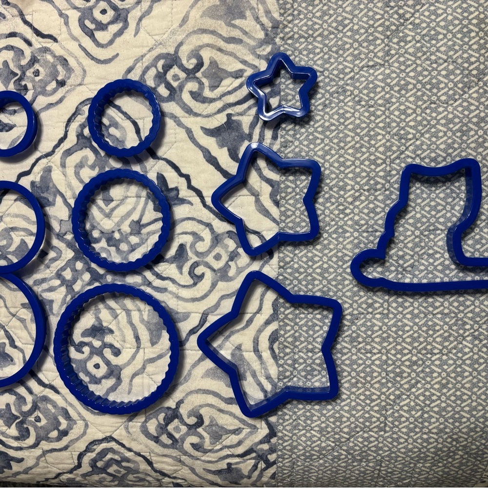 Wilton Colorful Cookie Cutters Set - Picture 5 of 10